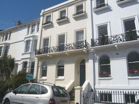 1 bedroom Property t...
